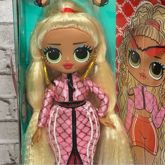 L.O.L. Surprise OMG Swag 2023 Fashion Doll with Multiple Surprises 2 Looks NEW - Picture 2 of 12